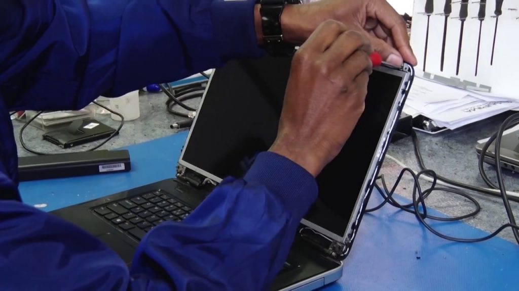 Laptop screen repair UAE